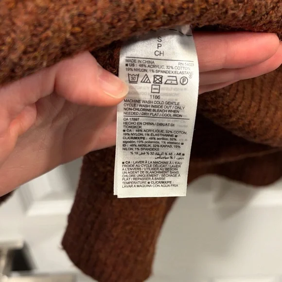 Old Navy Women's Rich Brown Turtleneck Sweater - Picture 3 of 4